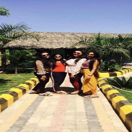 Hotel Megha Resort Hampi Extérieur photo